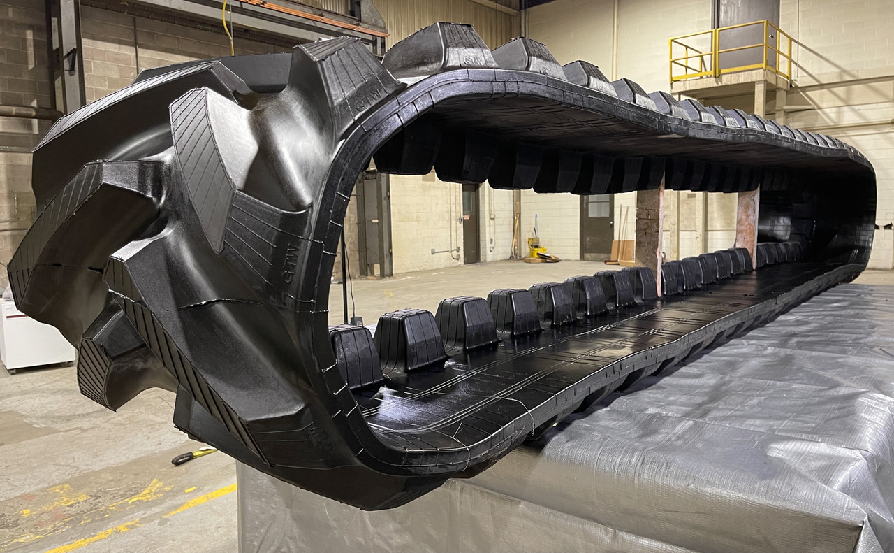 Гусеница для Гусеничных тракторов GTW TankTuff for John Deere 8000T, 9000T, 8RT, 9RT 9030T, 8RX, and 9RX series: фото 9 Гусеница для Гусеничных тракторов GTW TankTuff for John Deere 8000T, 9000T, 8RT, 9RT 9030T, 8RX, and 9RX series: фото 9