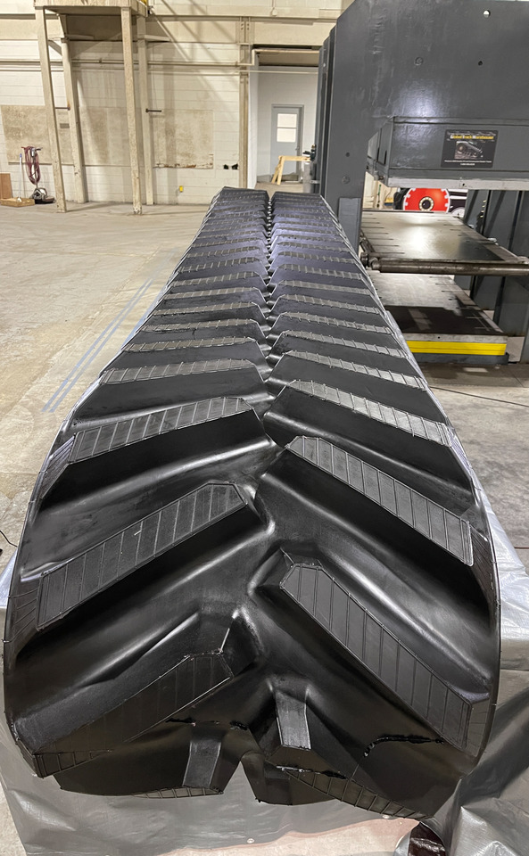 Гусеница для Гусеничных тракторов GTW TankTuff for John Deere 8000T, 9000T, 8RT, 9RT 9030T, 8RX, and 9RX series: фото 8 Гусеница для Гусеничных тракторов GTW TankTuff for John Deere 8000T, 9000T, 8RT, 9RT 9030T, 8RX, and 9RX series: фото 8