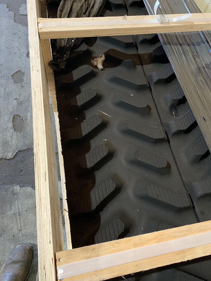 Versatile, Kinze Grain Carts, Kubota Delta track - Гусеница для Гусеничных тракторов: фото 4 Versatile, Kinze Grain Carts, Kubota Delta track - Гусеница для Гусеничных тракторов: фото 4