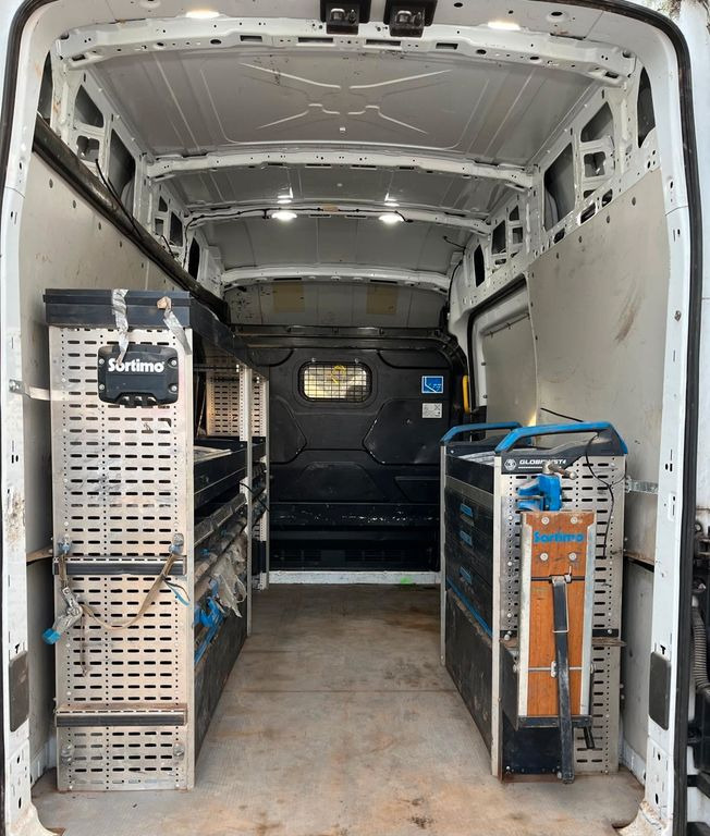 Цельнометаллический фургон Ford Transit 350 L2 Trend: фото 9
