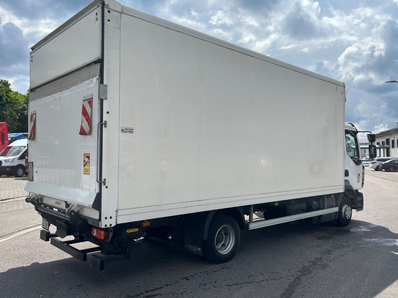 Renault D7.5 210 Kofferaufbau mit LBW - Фургон с закрытым кузовом: фото 4 Renault D7.5 210 Kofferaufbau mit LBW - Фургон с закрытым кузовом: фото 4