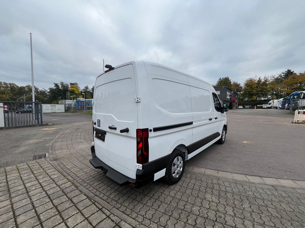 Renault MASTER L2H2 ELEKTRO - Цельнометаллический фургон, Электрический фургон: фото 4 Renault MASTER L2H2 ELEKTRO - Цельнометаллический фургон, Электрический фургон: фото 4