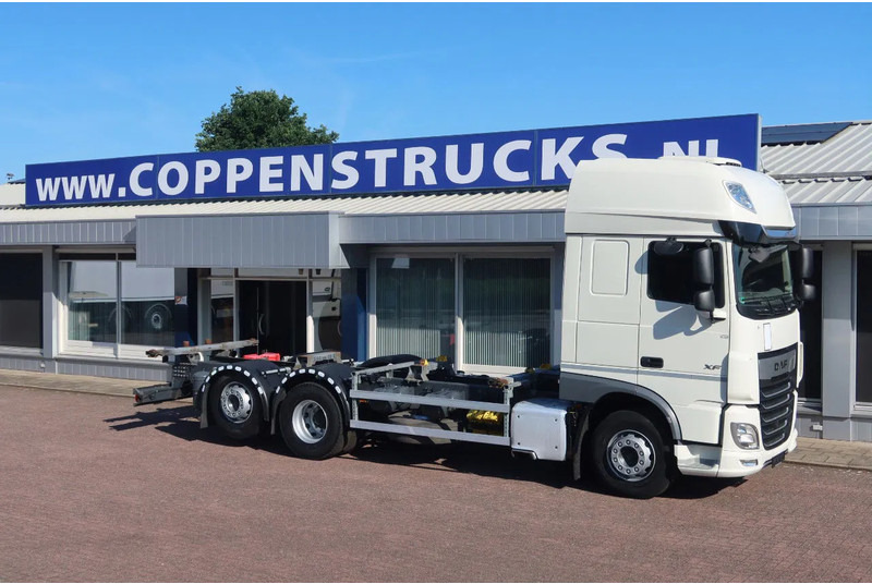 DAF XF 106.450 Wissellaadbaksysteem / Chassis - Грузовик-контейнеровоз/ Сменный кузов: фото 2 DAF XF 106.450 Wissellaadbaksysteem / Chassis - Грузовик-контейнеровоз/ Сменный кузов: фото 2