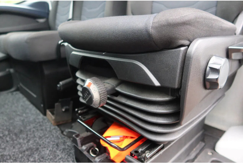 Грузовик с закрытым кузовом Iveco 72 C 180 bak + Dhollandia klep 1000 KG 3.0 L motor: фото 15 Грузовик с закрытым кузовом Iveco 72 C 180 bak + Dhollandia klep 1000 KG 3.0 L motor: фото 15