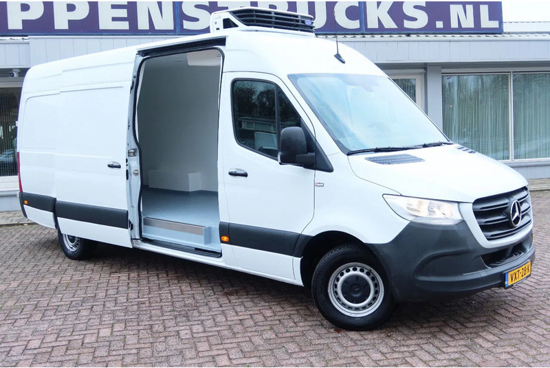 Mercedes-Benz Sprinter 317 Koel/Vries/verwarmen Carrier Xarios 350 + 220 volt nacht aansluiting - Фургон-рефрижератор: фото 2 Mercedes-Benz Sprinter 317 Koel/Vries/verwarmen Carrier Xarios 350 + 220 volt nacht aansluiting - Фургон-рефрижератор: фото 2