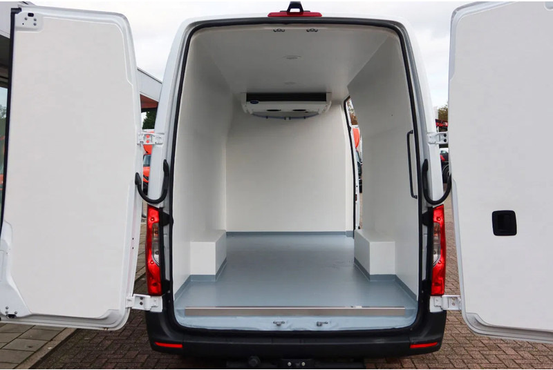Mercedes-Benz Sprinter 317 L3 H2 Koel / Vries/ Verwarmen + 220 volt nachtaansluiting - Фургон-рефрижератор: фото 4 Mercedes-Benz Sprinter 317 L3 H2 Koel / Vries/ Verwarmen + 220 volt nachtaansluiting - Фургон-рефрижератор: фото 4