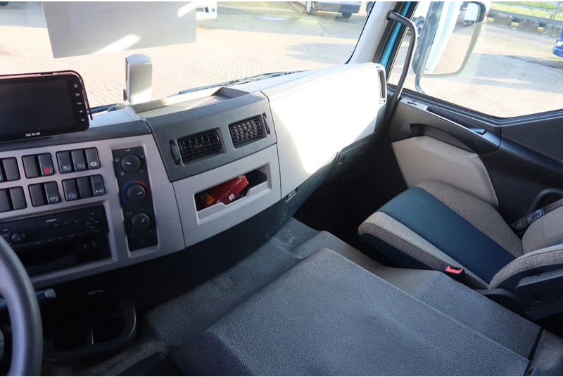 Грузовик с закрытым кузовом Volvo FE 250 Bakwagen + Dhollandia klep 2500 KG. 49.000 KM!!: фото 8
