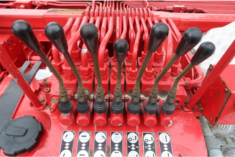 Volvo FH 460 Hooklift 8x2 Haakarm. 3x Steering axle - Тросовый мультилифт: фото 4 Volvo FH 460 Hooklift 8x2 Haakarm. 3x Steering axle - Тросовый мультилифт: фото 4