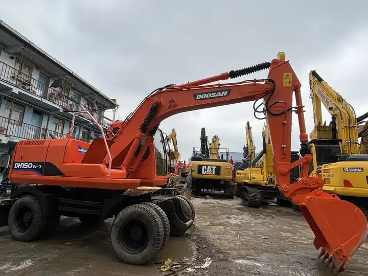 15ton Used Wheel Excavator Doosan Dh150w-7 Made In Korea For Sale With Original Good Running Condition In Shanghai - Колёсный экскаватор: фото 2 15ton Used Wheel Excavator Doosan Dh150w-7 Made In Korea For Sale With Original Good Running Condition In Shanghai - Колёсный экскаватор: фото 2