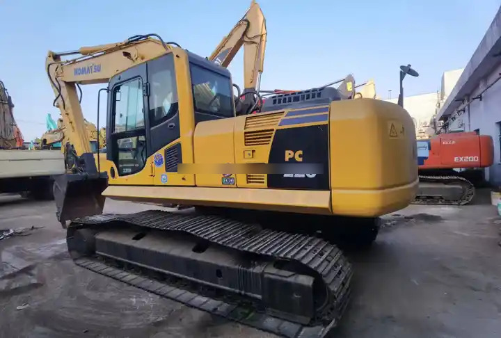 2022 model Komatsu 22 ton PC220-8 crawler digger PC200 Cheap used Original Japan PC220-8N crawler excavator original - Гусеничный экскаватор: фото 3 2022 model Komatsu 22 ton PC220-8 crawler digger PC200 Cheap used Original Japan PC220-8N crawler excavator original - Гусеничный экскаватор: фото 3