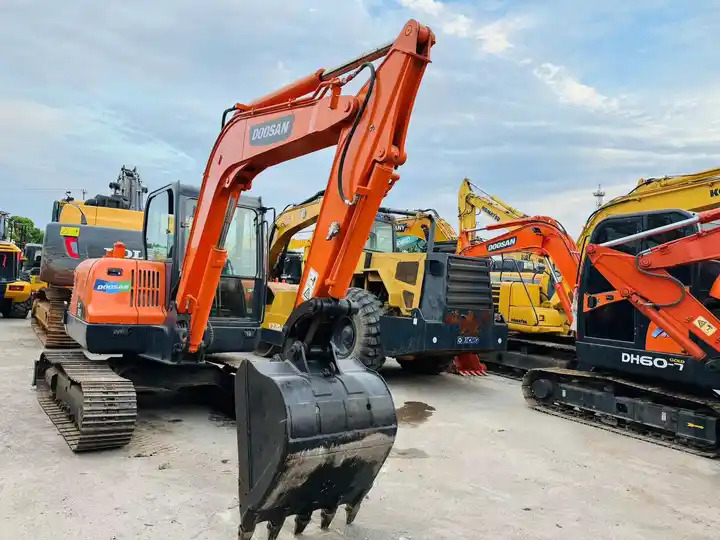 6t Small Excavator,Mini Excavating Machine Korea Doosan Used Excavators Doosan Dx60 For Sale In Shanghai - Гусеничный экскаватор: фото 4 6t Small Excavator,Mini Excavating Machine Korea Doosan Used Excavators Doosan Dx60 For Sale In Shanghai - Гусеничный экскаватор: фото 4