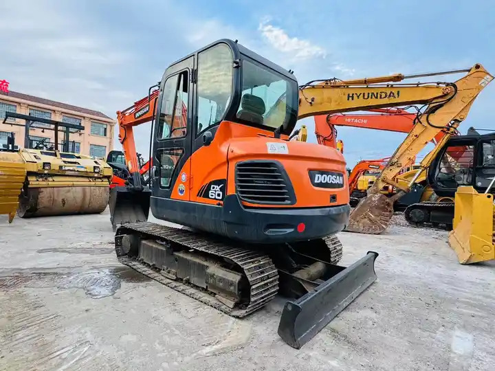 6t Small Excavator,Mini Excavating Machine Korea Doosan Used Excavators Doosan Dx60 For Sale In Shanghai - Гусеничный экскаватор: фото 5 6t Small Excavator,Mini Excavating Machine Korea Doosan Used Excavators Doosan Dx60 For Sale In Shanghai - Гусеничный экскаватор: фото 5