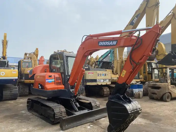 90% new Korea Doosan 6ton dx60 dx55 dx75 excavator - Гусеничный экскаватор: фото 4 90% new Korea Doosan 6ton dx60 dx55 dx75 excavator - Гусеничный экскаватор: фото 4