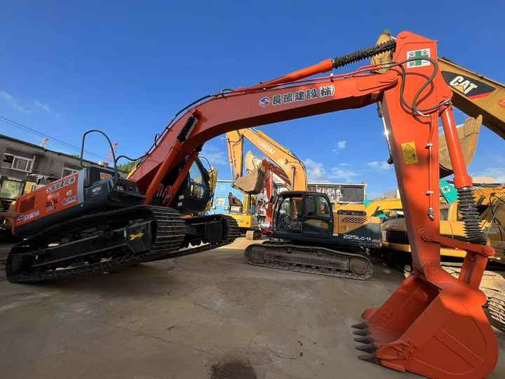 Digger Micro Crawler Excavator Used Hitachi ZX200 Crawler Excavator Hot Sale In Stock, Hitachi Excavators - Гусеничный экскаватор: фото 2 Digger Micro Crawler Excavator Used Hitachi ZX200 Crawler Excavator Hot Sale In Stock, Hitachi Excavators - Гусеничный экскаватор: фото 2