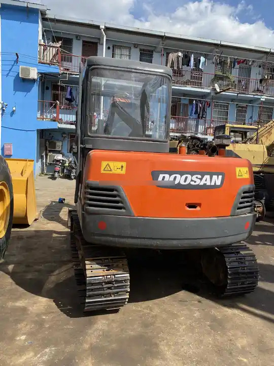 Doosan DH55-V Used Excavator Crawler Excavator Second Hand Japan Engine DH55-V Doosan Excavator in stock for sale - Мини-экскаватор: фото 3 Doosan DH55-V Used Excavator Crawler Excavator Second Hand Japan Engine DH55-V Doosan Excavator in stock for sale - Мини-экскаватор: фото 3