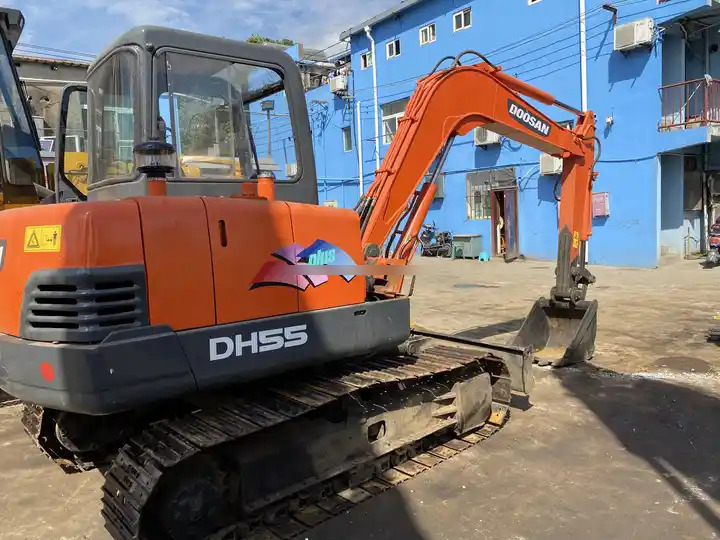 Doosan DH55-V Used Excavator Crawler Excavator Second Hand Japan Engine DH55-V Doosan Excavator in stock for sale - Мини-экскаватор: фото 5 Doosan DH55-V Used Excavator Crawler Excavator Second Hand Japan Engine DH55-V Doosan Excavator in stock for sale - Мини-экскаватор: фото 5