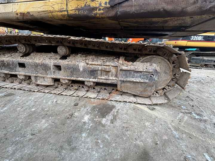 Good Condition Second Hand Caterpillar 325bl Excavator Used Cat 325b 325bl with good condition in stock For Sale - Гусеничный экскаватор: фото 5 Good Condition Second Hand Caterpillar 325bl Excavator Used Cat 325b 325bl with good condition in stock For Sale - Гусеничный экскаватор: фото 5