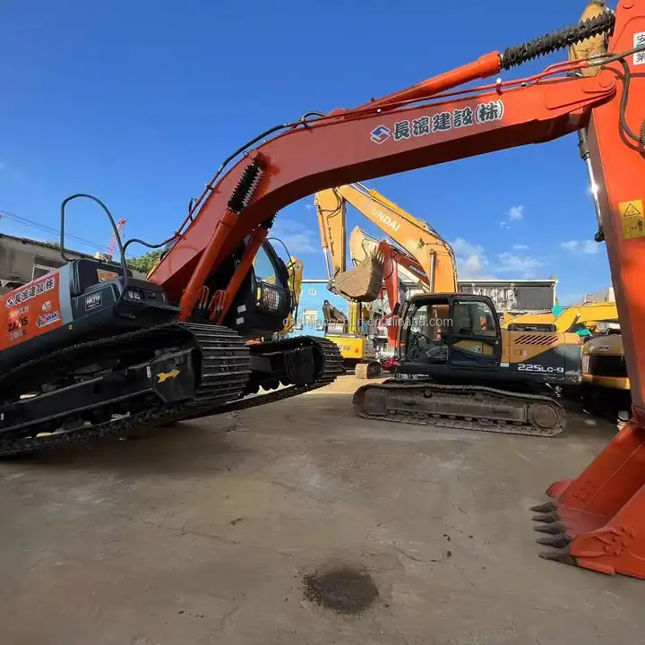 Good condition used hydraulic crawler excavator 20 ton second hand Hitachi ZX200-3G ZX200-3GExcavator - Гусеничный экскаватор: фото 1 Good condition used hydraulic crawler excavator 20 ton second hand Hitachi ZX200-3G ZX200-3GExcavator - Гусеничный экскаватор: фото 1