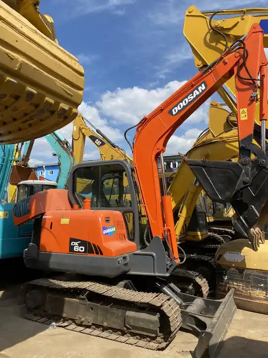 High Quality Hot Sale Used 6t Mini Excavator Original Korea Doosan Used Excavators Doosan Dx60 With Good Performance - Гусеничный экскаватор: фото 5 High Quality Hot Sale Used 6t Mini Excavator Original Korea Doosan Used Excavators Doosan Dx60 With Good Performance - Гусеничный экскаватор: фото 5