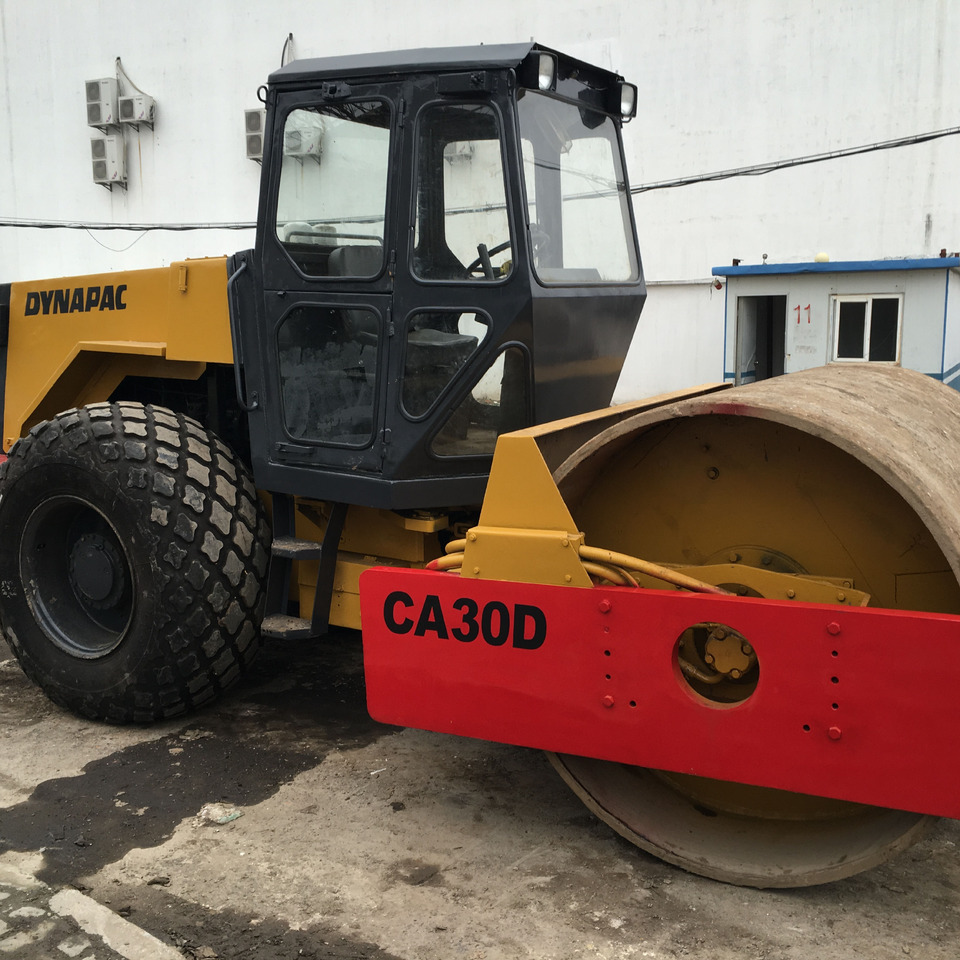 High Quality Used 15 Ton Vibratory Road Roller Dynapac Ca30d Single-drum Soil Compactor Cummins Engine In Shanghai - Дорожный каток: фото 1 High Quality Used 15 Ton Vibratory Road Roller Dynapac Ca30d Single-drum Soil Compactor Cummins Engine In Shanghai - Дорожный каток: фото 1