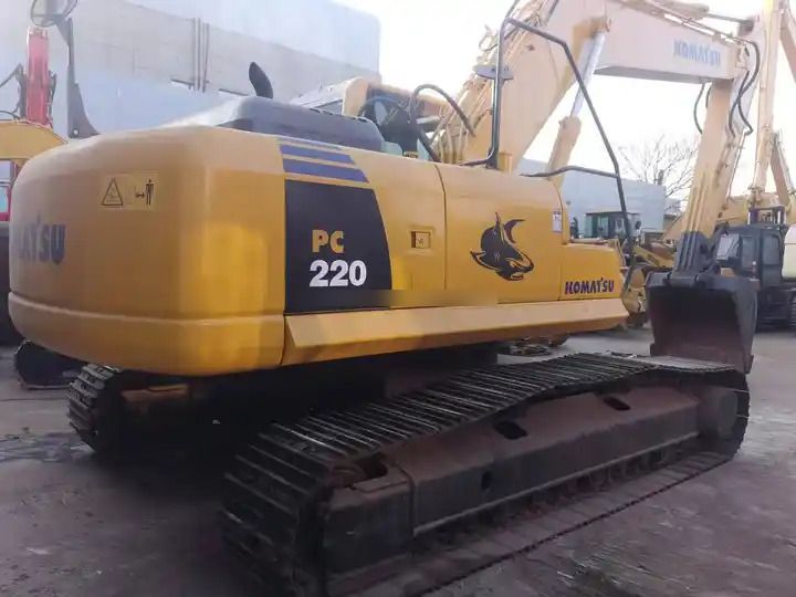 High quality Japan original Used excavator Komatsu PC 200 Used Komatsu PC200 Excavator PC 220-8 220- 8 good condition on sale - Гусеничный экскаватор: фото 4 High quality Japan original Used excavator Komatsu PC 200 Used Komatsu PC200 Excavator PC 220-8 220- 8 good condition on sale - Гусеничный экскаватор: фото 4