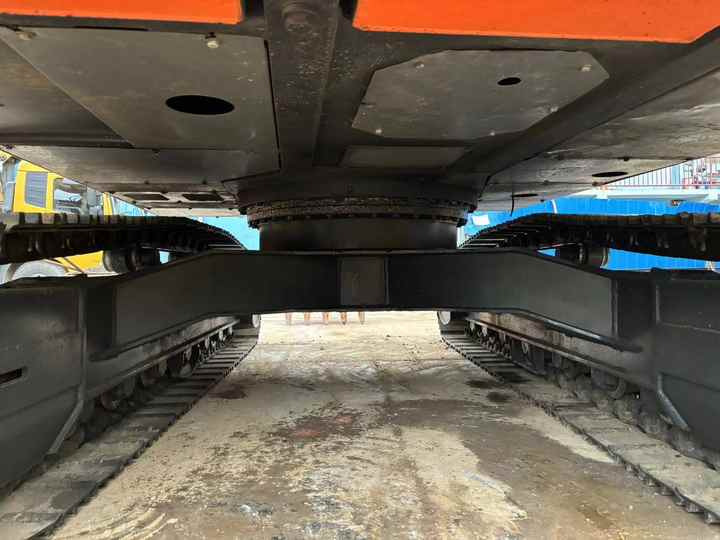 Hot sale Used Hitachi ZX200-3 digger 20ton Excavator second hand excavator - Гусеничный экскаватор: фото 5 Hot sale Used Hitachi ZX200-3 digger 20ton Excavator second hand excavator - Гусеничный экскаватор: фото 5