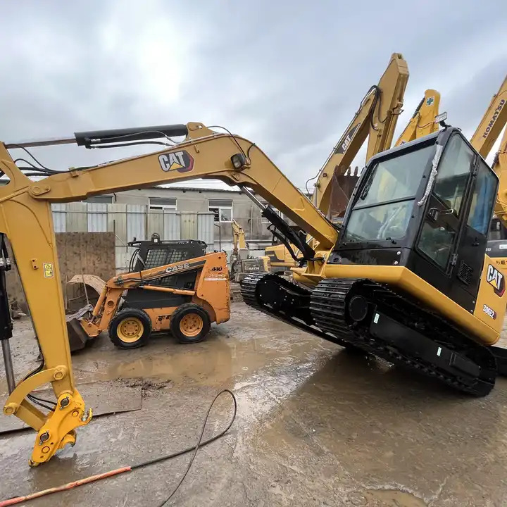 Japan CAT 306E 306E2 306D 305.5 307 308 excavator 95% new retro CAT 305.5 5.5tons with mini excavator bucket - Гусеничный экскаватор: фото 1 Japan CAT 306E 306E2 306D 305.5 307 308 excavator 95% new retro CAT 305.5 5.5tons with mini excavator bucket - Гусеничный экскаватор: фото 1