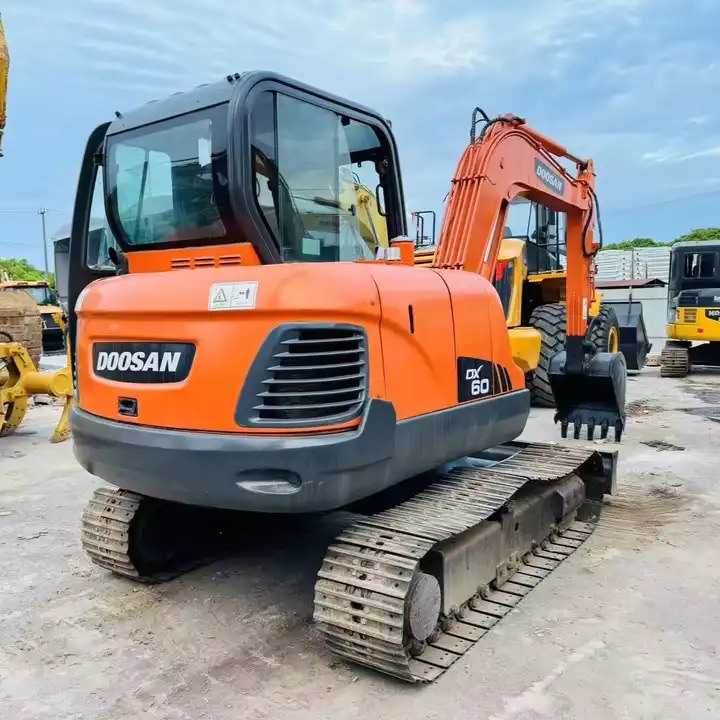 Nice Performance 6t Small Used Excavator,Original Korea Doosan Used Excavators Doosan Dx60 For Sale In Shanghai - Гусеничный экскаватор: фото 1 Nice Performance 6t Small Used Excavator,Original Korea Doosan Used Excavators Doosan Dx60 For Sale In Shanghai - Гусеничный экскаватор: фото 1