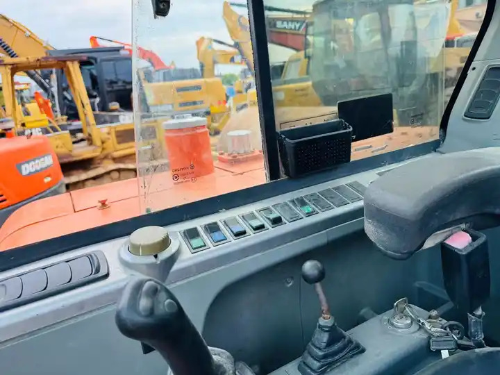 Nice Performance 6t Small Used Excavator,Original Korea Doosan Used Excavators Doosan Dx60 For Sale In Shanghai - Гусеничный экскаватор: фото 5 Nice Performance 6t Small Used Excavator,Original Korea Doosan Used Excavators Doosan Dx60 For Sale In Shanghai - Гусеничный экскаватор: фото 5