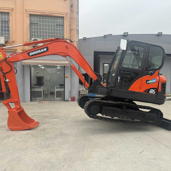 Nice Performance 6t Small Used Excavator,Original Korea Doosan Used Excavators Doosan Dx60 for Sale - Гусеничный экскаватор: фото 1 Nice Performance 6t Small Used Excavator,Original Korea Doosan Used Excavators Doosan Dx60 for Sale - Гусеничный экскаватор: фото 1