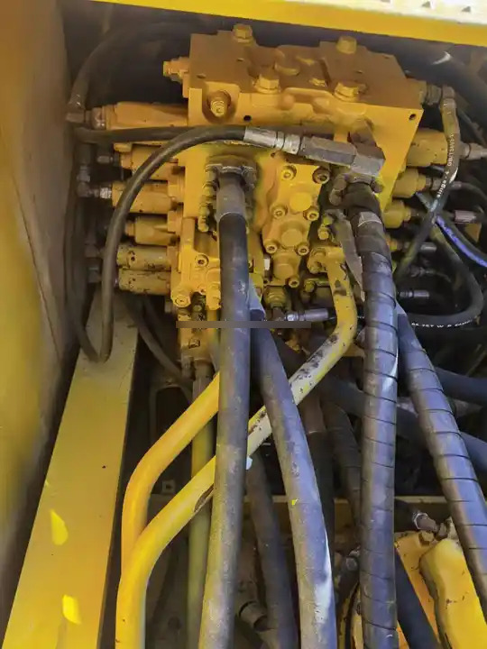 Original Design Pc200-8 Komatsu Used Excavator For Sale In Good Condition Original Paint 20 Ton Low Working Hours Factory Price - Экскаватор: фото 5 Original Design Pc200-8 Komatsu Used Excavator For Sale In Good Condition Original Paint 20 Ton Low Working Hours Factory Price - Экскаватор: фото 5