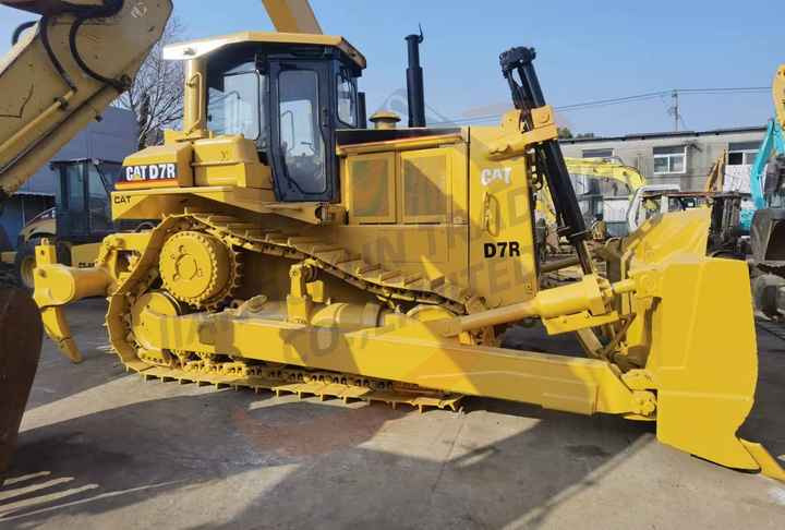 Original Japan Imported Caterpillar D8R Bulldozer Japan Original Cat D7G D7R D8R D9n D8r Used Bulldozers - Бульдозер: фото 2 Original Japan Imported Caterpillar D8R Bulldozer Japan Original Cat D7G D7R D8R D9n D8r Used Bulldozers - Бульдозер: фото 2