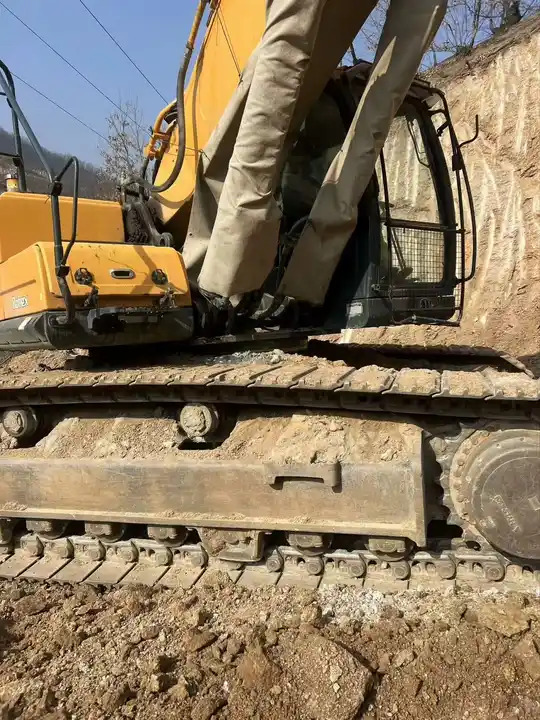 Original Used Equipment Heavy Duty 50 Ton Hyundai 520 Good Quality High Quality Hyundai 520vs Excavator In Shanghai - Гусеничный экскаватор: фото 5 Original Used Equipment Heavy Duty 50 Ton Hyundai 520 Good Quality High Quality Hyundai 520vs Excavator In Shanghai - Гусеничный экскаватор: фото 5