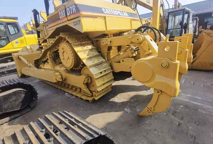 Used Bulldozers CAT D7R D8R with low price in Low Working Hour - Бульдозер: фото 5 Used Bulldozers CAT D7R D8R with low price in Low Working Hour - Бульдозер: фото 5