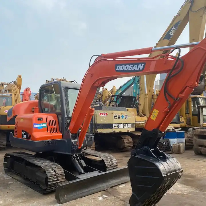 Used Doosan 6ton dx60 dx55 dx75 excavator made in Korea - Гусеничный экскаватор: фото 2 Used Doosan 6ton dx60 dx55 dx75 excavator made in Korea - Гусеничный экскаватор: фото 2