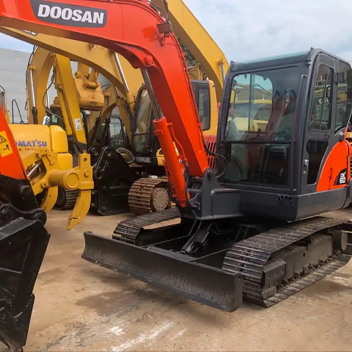 Used Doosan dx60 dh60 dx55 dh55 mini excavator 6 ton - Гусеничный экскаватор: фото 1 Used Doosan dx60 dh60 dx55 dh55 mini excavator 6 ton - Гусеничный экскаватор: фото 1