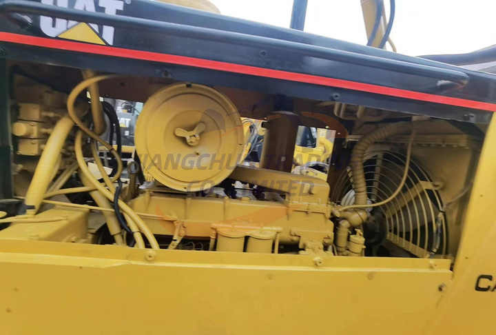 Used Good Condition dozer cat d7g bulldozer Well Maintanced Second hand Caterpillar D7G Crawler Bulldozers D7G D7H D7R - Бульдозер: фото 4 Used Good Condition dozer cat d7g bulldozer Well Maintanced Second hand Caterpillar D7G Crawler Bulldozers D7G D7H D7R - Бульдозер: фото 4