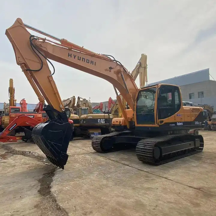 Used Hyundai 225 excavator second hand Korea Hyundai excavator Excavadoras de segunda mano - Экскаватор: фото 1 Used Hyundai 225 excavator second hand Korea Hyundai excavator Excavadoras de segunda mano - Экскаватор: фото 1