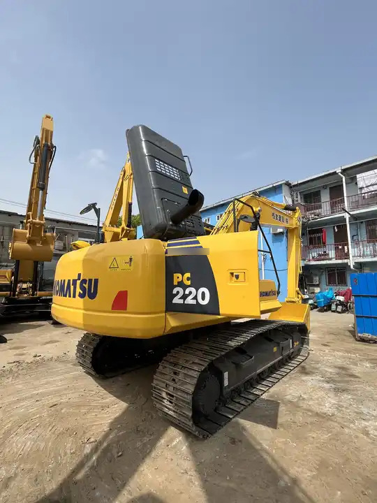 Used Japan Komatsu Pc220-8 Komatsu 20 Ton Excavator With High Quality/komatsu 220 Excavator At Low Price - Экскаватор: фото 2 Used Japan Komatsu Pc220-8 Komatsu 20 Ton Excavator With High Quality/komatsu 220 Excavator At Low Price - Экскаватор: фото 2