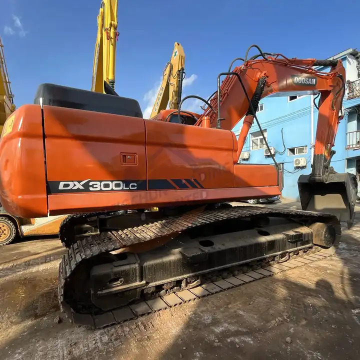 Used Machinery Doosan300 dx300lc Hydraulic Crawler Backhoe Digger 30ton Used Excavator Doosan DX300LC - Гусеничный экскаватор: фото 1 Used Machinery Doosan300 dx300lc Hydraulic Crawler Backhoe Digger 30ton Used Excavator Doosan DX300LC - Гусеничный экскаватор: фото 1