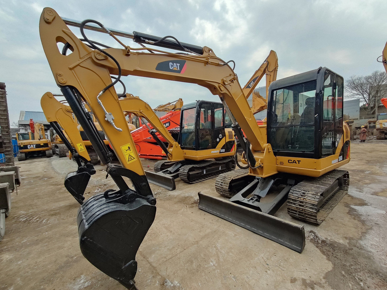 Used Mini cat 306 excavator 6tons excavator on sale - Гусеничный экскаватор: фото 2 Used Mini cat 306 excavator 6tons excavator on sale - Гусеничный экскаватор: фото 2