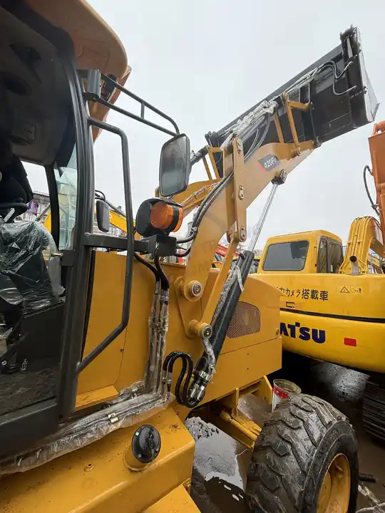Used caterpillar backhoe loader CAT 420F2 in good condition for sale - Экскаватор-погрузчик: фото 4 Used caterpillar backhoe loader CAT 420F2 in good condition for sale - Экскаватор-погрузчик: фото 4