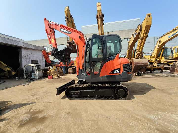 Used excavator doosan dx60 excavators machinery doosan dx60 dx80 dx75 dx225 dh60 dh60-7 excavator - Гусеничный экскаватор: фото 4 Used excavator doosan dx60 excavators machinery doosan dx60 dx80 dx75 dx225 dh60 dh60-7 excavator - Гусеничный экскаватор: фото 4