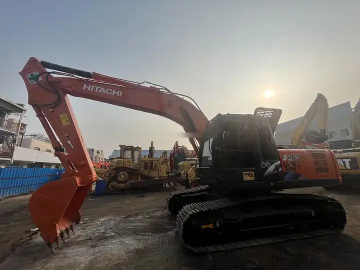 Гусеничный экскаватор original Japan  cheap used hitachi zaxis 200 zx200-3g crawler excavator Weight 20 ton Construction on Sale: фото 7