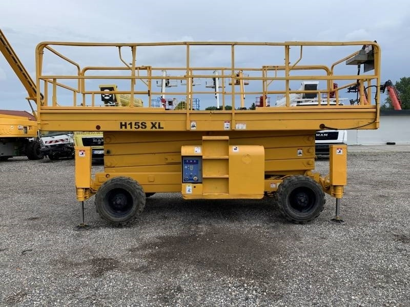 Haulotte H15SXL - 15m, 4x4, diesel - Ножничный подъемник: фото 4 Haulotte H15SXL - 15m, 4x4, diesel - Ножничный подъемник: фото 4