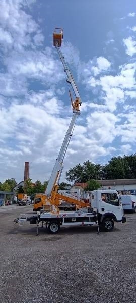 Грузовик с подъемником Renault Maxity Multitel MX200 - 20 m: фото 9