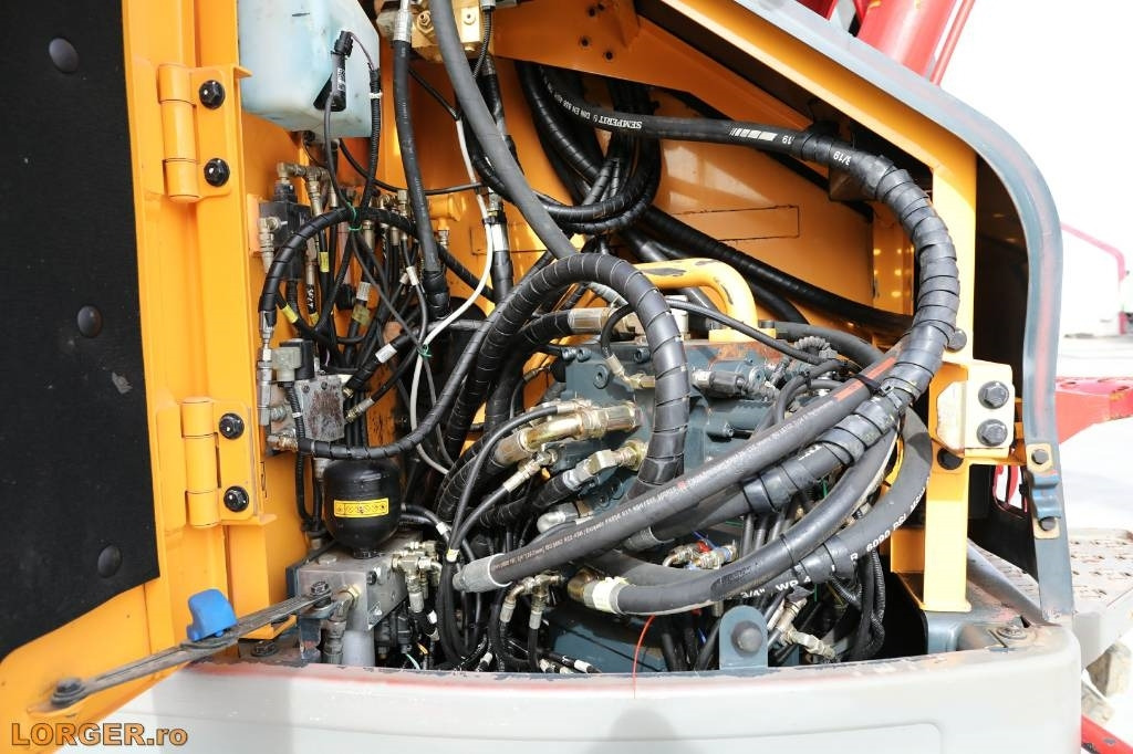 Гусеничный экскаватор Hyundai Robex 145 LCR: фото 9