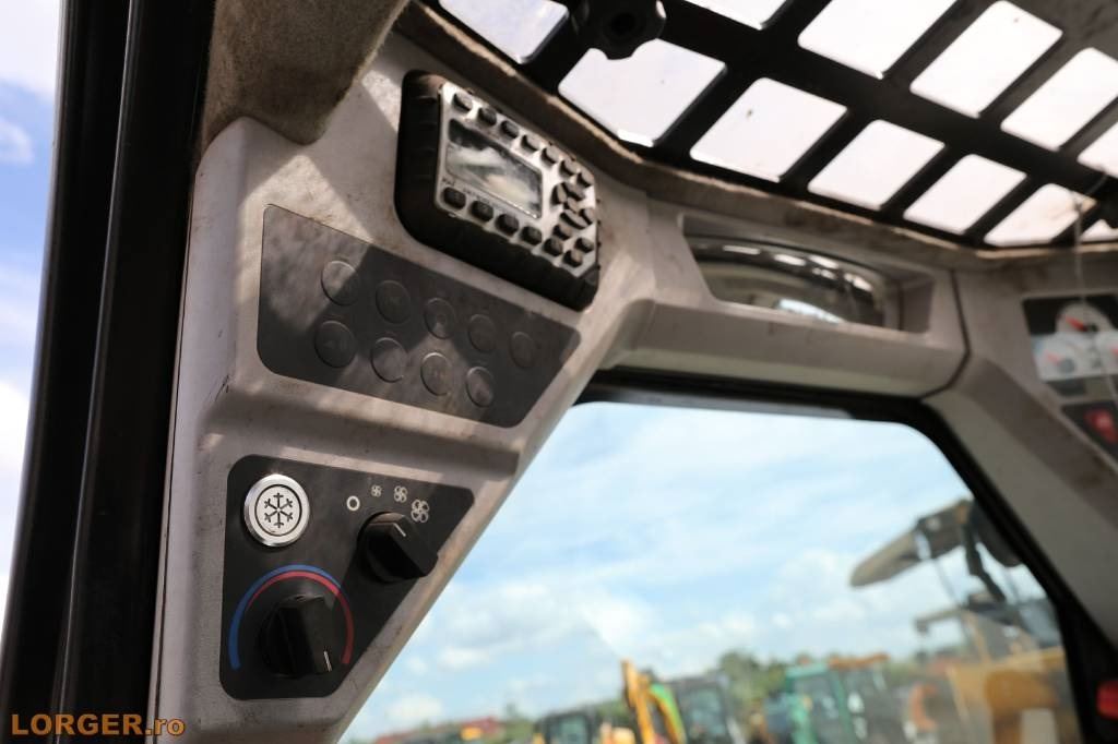 Мини-погрузчик с бортовым поворотом JCB 260 ECO: фото 10