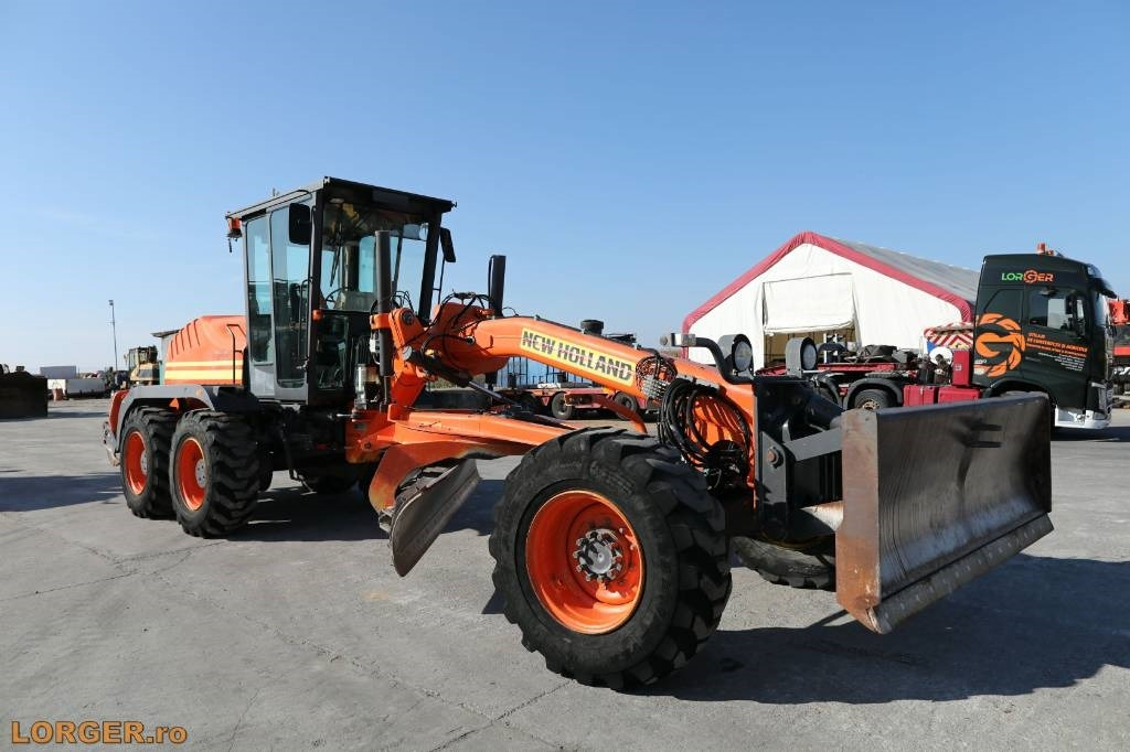 New Holland F 156.6 A with 3D GPS System - Грейдер: фото 1 New Holland F 156.6 A with 3D GPS System - Грейдер: фото 1