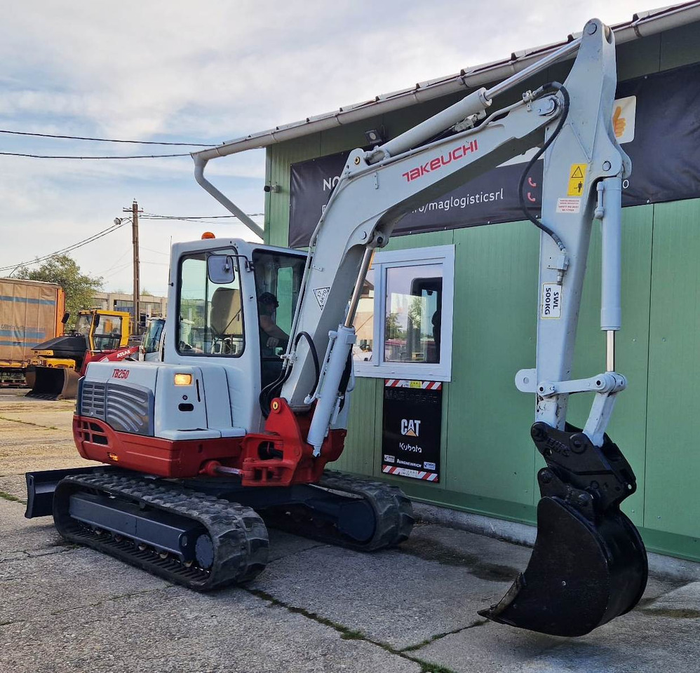 TAKEUCHI TB250 - Мини-экскаватор: фото 2 TAKEUCHI TB250 - Мини-экскаватор: фото 2